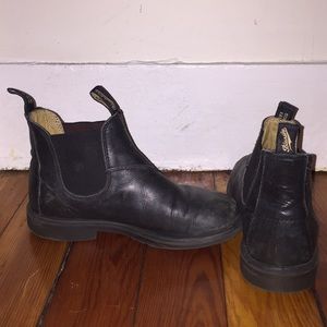 BLUNDSTONE black ankle boots size 6